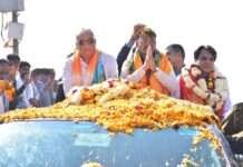 “महवा में जनसैलाब! उपमुख्यमंत्री डॉ. प्रेमचंद बैरवा का भव्य रोड शो — जगह-जगह पुष्पवर्षा