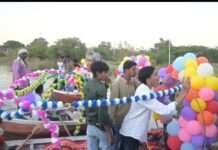 ना बस, ना घोड़ा… तालाब में सजी नावों संग निकली अनोखी बारात