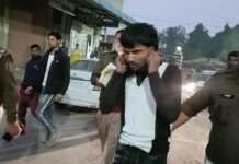 एक तरफा प्यार में लड़के ने फैंका था स्कूली लड़की पर तेजाब,पुलिस ने निकाला जुलूस