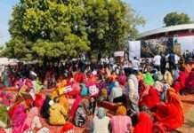 मनरेगा बचाओ को लेकर कांग्रेस का जिला मुख्यालय पर प्रदर्शन