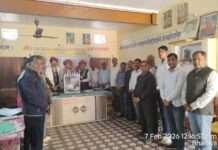 एक लाख से अधिक राशि की सामग्री सरकारी स्कूल को भेंट