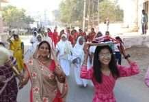 नौ छत्ररीया दादावाड़ी में धूमधाम से चढ़ाई गई ध्वजा