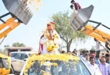 जिला प्रभारी मंत्री जोराराम कुमावत का जगह-जगह हुआ भव्य स्वागत
