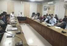 बजट घोषणाओं पर तीव्रता से करें कार्य: जिला कलक्टर