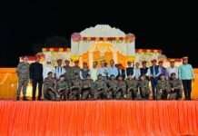 शहीद साथी से किया वादा निभाने पहुँचे सेना के जवान