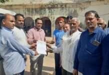 बालिका हत्याकांड को लेकर सैन समाज ने मुख्यमंत्री को ज्ञापन सौंपा