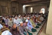 रमजान के दूसरे जुम्मे पर आस्था का सैलाब: मस्जिदों में उमड़ी भीड़