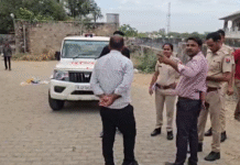 कार की टक्कर से बुजुर्ग बाइक सवार की मौके पर मौत