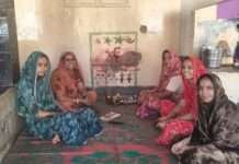 गुरला के सदाबहार महादेव मंदिर में महिलाएं कर रही हैं दशामाता की पूजा