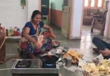 शीतला अष्टमी पर बने राधा पुआ, माता को लगाया ठंडे प्रसाद का भोग