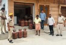 घरेलू गैस के अवैध उपयोग पर बड़ी कार्रवाई, 58 सिलेंडर जब्त