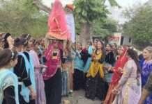 बंजारा समाज ने निकाली ईशर-गणगौर की भव्य सवारी, गूंजे पारंपरिक गीत