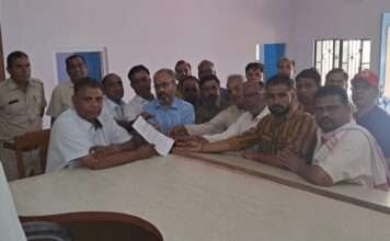 दधिमती माताजी मंदिर में अव्यवस्था पर दाधीच समाज भड़का, सौंपा ज्ञापन