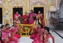 भगवान महावीर को पालना झुलाया, जैन समाज में भक्ति का माहौल