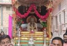 महावीर जयंती पर श्वेताम्बर जैन समाज का भव्य वरघोड़ा ,गूंजे जयकारे