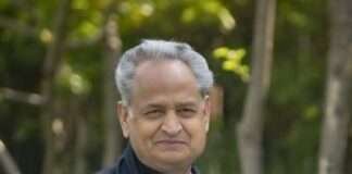 स्थानीय और पंचायत चुनाव न होना कांस्टीट्यूशन ब्रेकडाउन की तरह, सरकार बर्खास्त हो- गहलोत