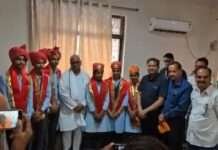 शिक्षा मंत्री के हाथों होनहार विद्यार्थियों का सम्मान