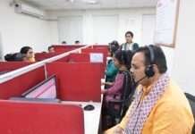 मुख्यमंत्री ने 181 हेल्पलाइन पर पहुंचकर सुनी शिकायतें