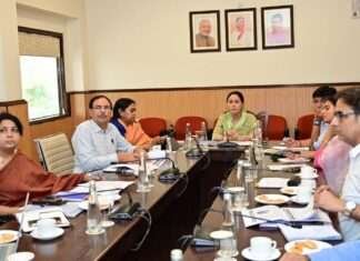 दिया कुमारी ने आंगनबाड़ी कार्यकर्ताओं के प्रशिक्षण को प्राथमिकता दिए जाने के निर्देश