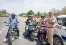 गोमती–दैलवाड़ा मार्ग पर ‘लेन सिस्टम’ अभियान, पुलिस ने चालकों को किया जागरूक