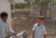 दासावास राजकीय उच्च प्राथमिक विद्यालय में छोटे बच्चों से धुलवाए जा रहे हैं झूठे बर्तन