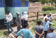 गंगापुर सिटी रेलवे स्टेशन पर ट्रैक मशीन के रेस्ट कोच में लगी आग, हादसा टला