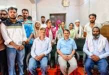 घाटा (बस्सी) में विद्यार्थियों को प्रतियोगी परीक्षाओं की पुस्तकें भेंट