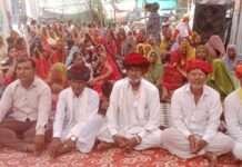 श्रीकृष्ण जन्मोत्सव पर झूमे श्रद्धालु, गोवर्धन पूजा के साथ लगाया छप्पन भोग