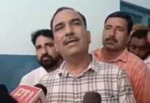 RLP कार्यकर्ताओं का प्रदर्शन, मुख्यमंत्री का पुतला फूंका; राज्यपाल को सौंपा ज्ञापन