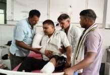 पुलिस टीम पर हमला, 5 पुलिसकर्मी घायल