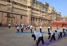जूनागढ़ में गूंजा योग का संदेश