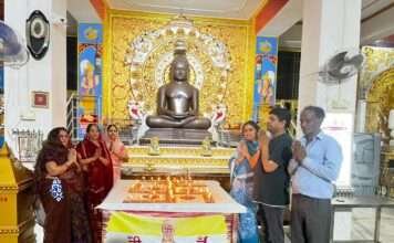 श्रुत पंचमी महोत्सव पर जिनवाणी माता की आराधना, भक्तामर दीपार्चना आयोजित