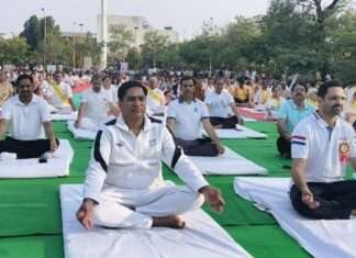 विश्व प्रिय शास्त्री पार्क में जिला स्तरीय योग समारोह आयोजित