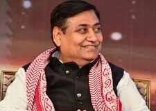 किरोड़ी लाल मीना ने पकड़े अशोक गहलोत के पैर- डोटासरा