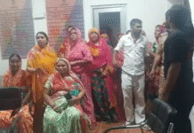 युवती को भगाने के आरोप में बासनी थाने का घेराव, परिजनों ने निष्पक्ष जांच की मांग