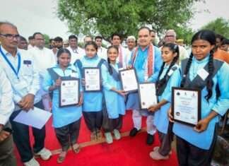 मुख्यमंत्री भजनलाल शर्मा ने देवमाली में भगवान देवनारायण मंदिर में किए दर्शन