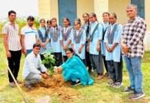 ‘एक पेड़ मां के नाम’ अभियान के तहत बिखरनियाँ कलां में हुआ पौधारोपण