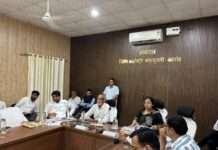 सरकारी योजनाओं का लाभ हर पात्र व्यक्ति तक पहुंचे, विकास कार्य गुणवत्ता और समयबद्धता से हों