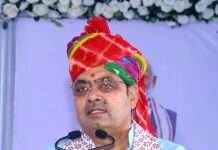 नागौर के तिलानेश गांव पहुंचे मुख्यमंत्री भजनलाल शर्मा, किसानों संग की निराई-गुड़ाई