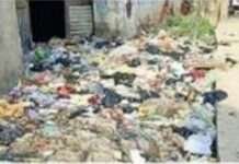 रसाला मोहल्ले में महीनों से लगा कचरे का अंबार
