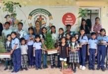 इम्मानुएल मिशन स्कूल में विद्यार्थियों ने किया पौधारोपण