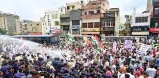 जयपुर नगर निगम घेराव में कांग्रेस का शक्ति प्रदर्शन, पुलिस ने छोड़ी पानी की बौछारें