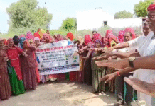 पादूखुर्द में प्लास्टिक के खिलाफ अभियान