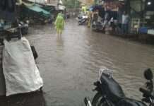 कठूमर में सुबह से झमाझम बारिश, मुख्य बाजार जलमग्न