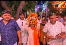 डग में कांवड़ यात्रा, विधायक कालूराम मेघवाल ने कांवड़ियों पर की पुष्पवर्षा