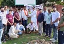 ‘एक शिक्षक-एक वृक्ष’ अभियान के तहत शिक्षकों ने किया पौधरोपण