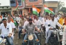 गंगापुर सिटी में बड़ा हादसा टला: गहरे गड्ढे में फंसी स्कूल बस