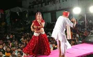 विशाल भजन संध्या में उमड़ा श्रद्धा का सैलाब, भजनों पर झूमे श्रद्धालु