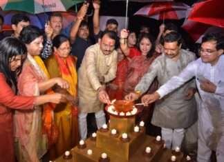 पीएम मोदी के जन्मदिन पर जगमगाया अल्बर्ट हॉल