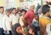कठूमर CHC में डॉक्टरों का इंतजार करते रहे मरीज